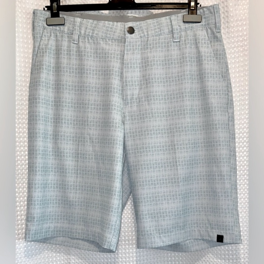2/49$ ADIDAS‎ light blue stretchy anti slip Golf shorts size 32